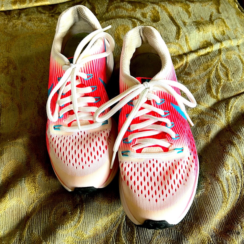 Nike Sneaker; Youth/Girl; Little Kid Size